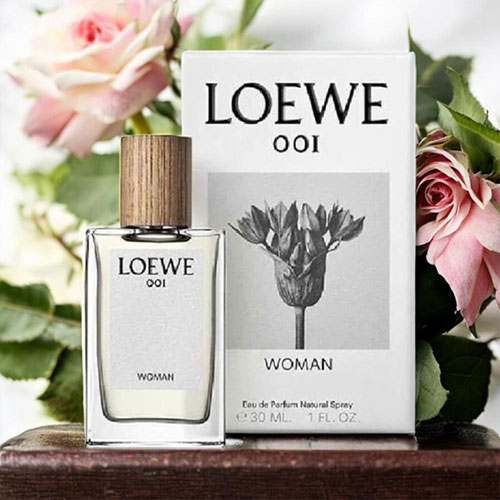 【新品未使用】LOEWE 001 ウーマン ギフトバック付 新品未使用】LOEWE 001 ウーマン ギフトバック付 2025年最新