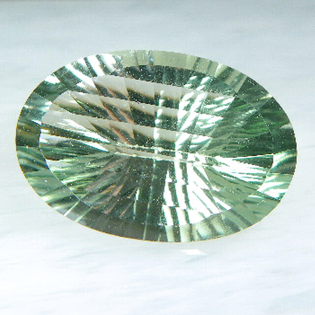 グリーンクォーツ　デザインカット　21.815ct【簡易鑑別済】｜EsteeGrace