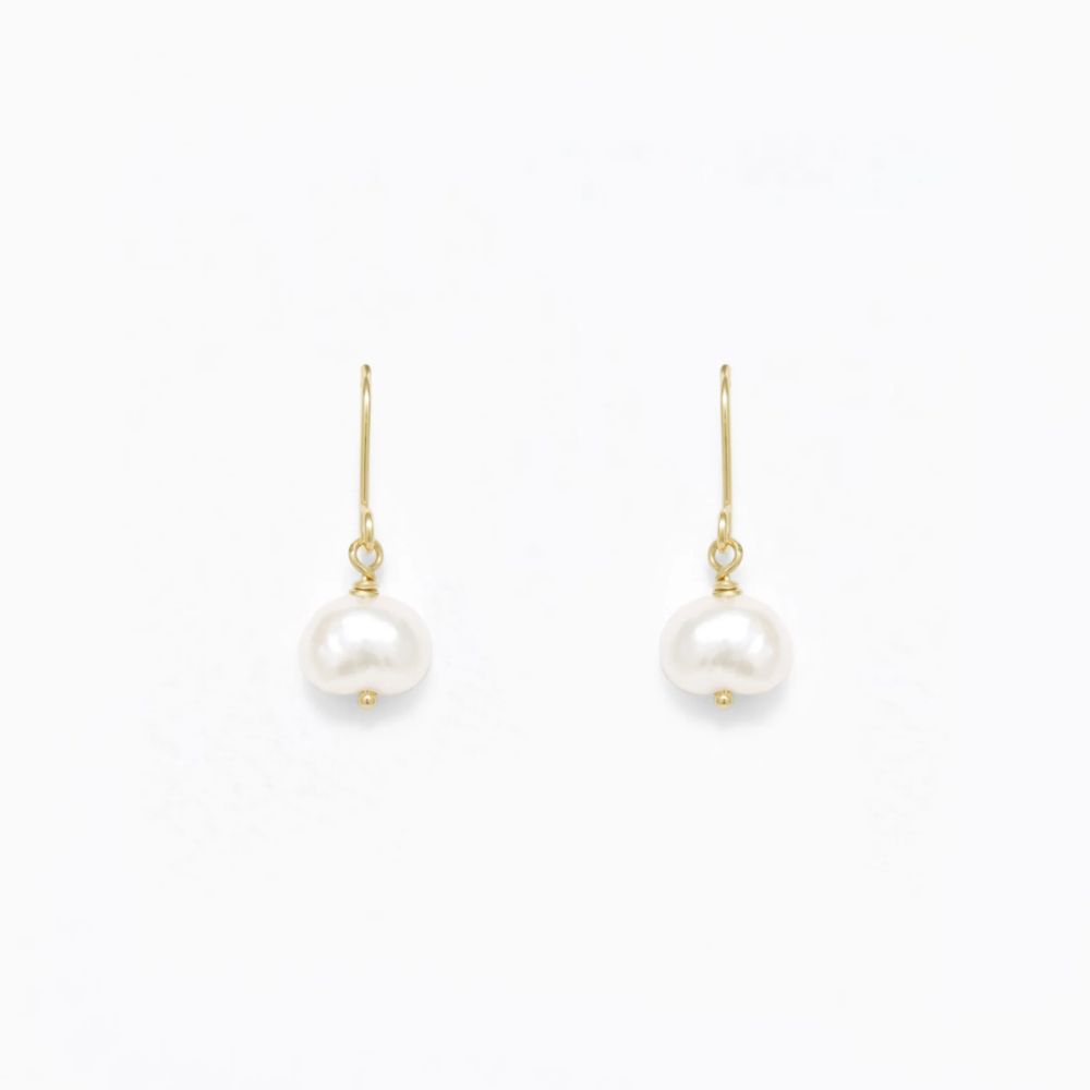 【5％OFFクーポン! 4/18 0:00-4/21 9:59迄】 【 ESTELLE エステール 】 ピアス フックピアス レディース パール 淡水パール K10 イエローゴールド 10k 10金 6月誕生石 母の日 プレゼント 贈り物 ギフト 20代 30代 40代 50代 60代 ジュエリー