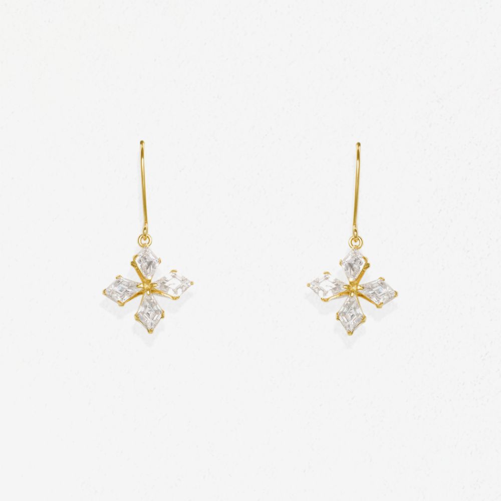 ピアス レディース キュービックジルコニア K10 イエローゴールド 10k 10金 花 フラワー 【 BLOOM ブルーム 】 母の日 プレゼント 贈り物 ギフト 20代 30代 40代 50代 60代 ジュエリー