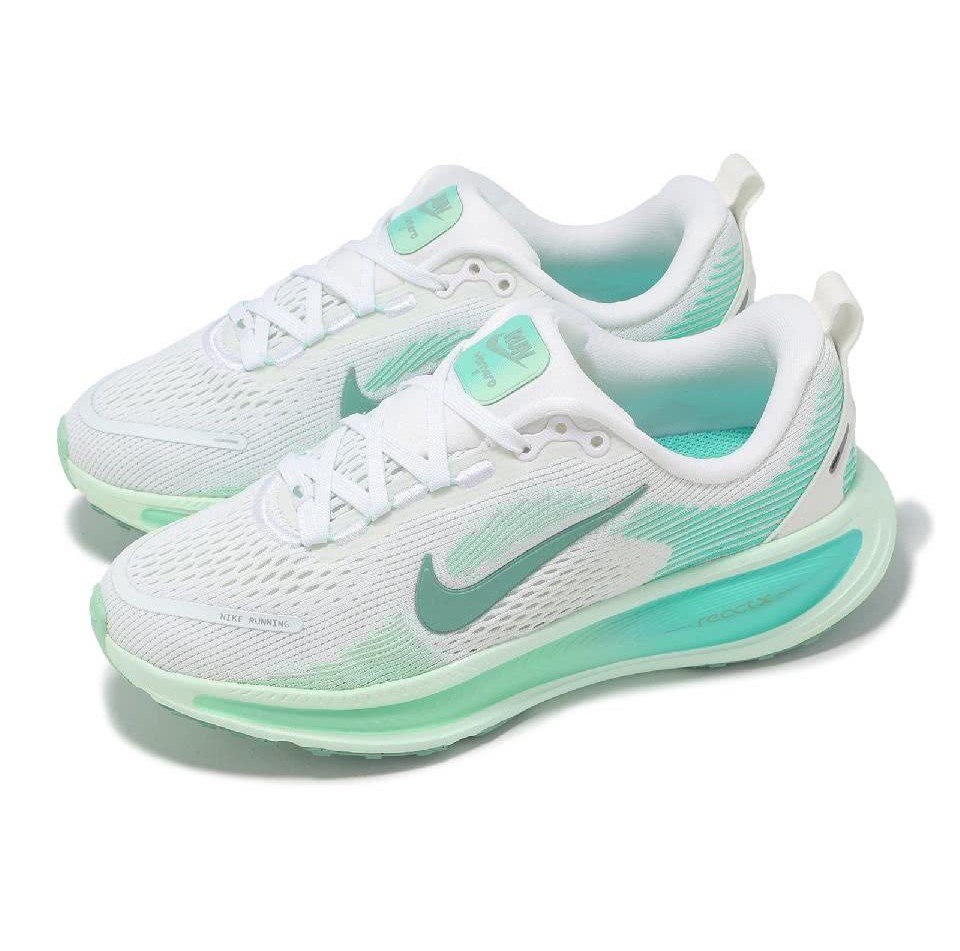 NIKE VOMERO 18 GS ナイキ キッズ、レディースシューズ 25-10-S #70