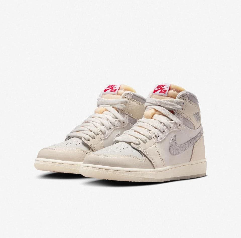 ナイキ NIKE AIR JORDAN 1 RETRO HIGH OG GSエアジョーダン 1 レトロ ご機嫌 OG GS  26-04-S#70