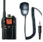 SR70A（SR-70A）黒いこと＆お手手マイクロホン MS800Sの仕かける八重洲無線（ヤエス）はたご屋カム トランシーバー小型・大音の大きさ・雨合羽・防塵ひな型