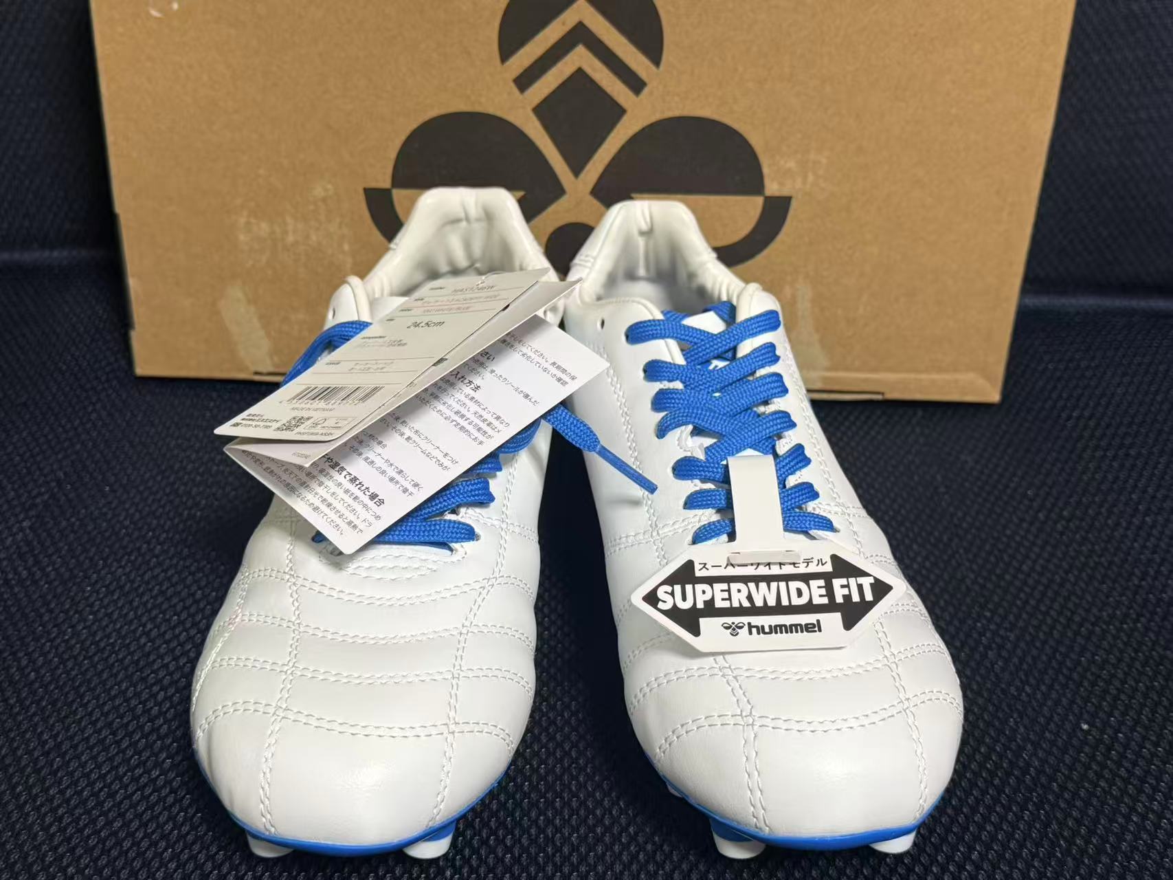 アウトレット hummel ヴォラート3 ACADEMY WIDE ヒュンメル hummel HAS1246W-1060 ホワイト&times;ブルー サッカースパイク 未使用品/送料無料/激安処分｜イータイムズアキバ　店