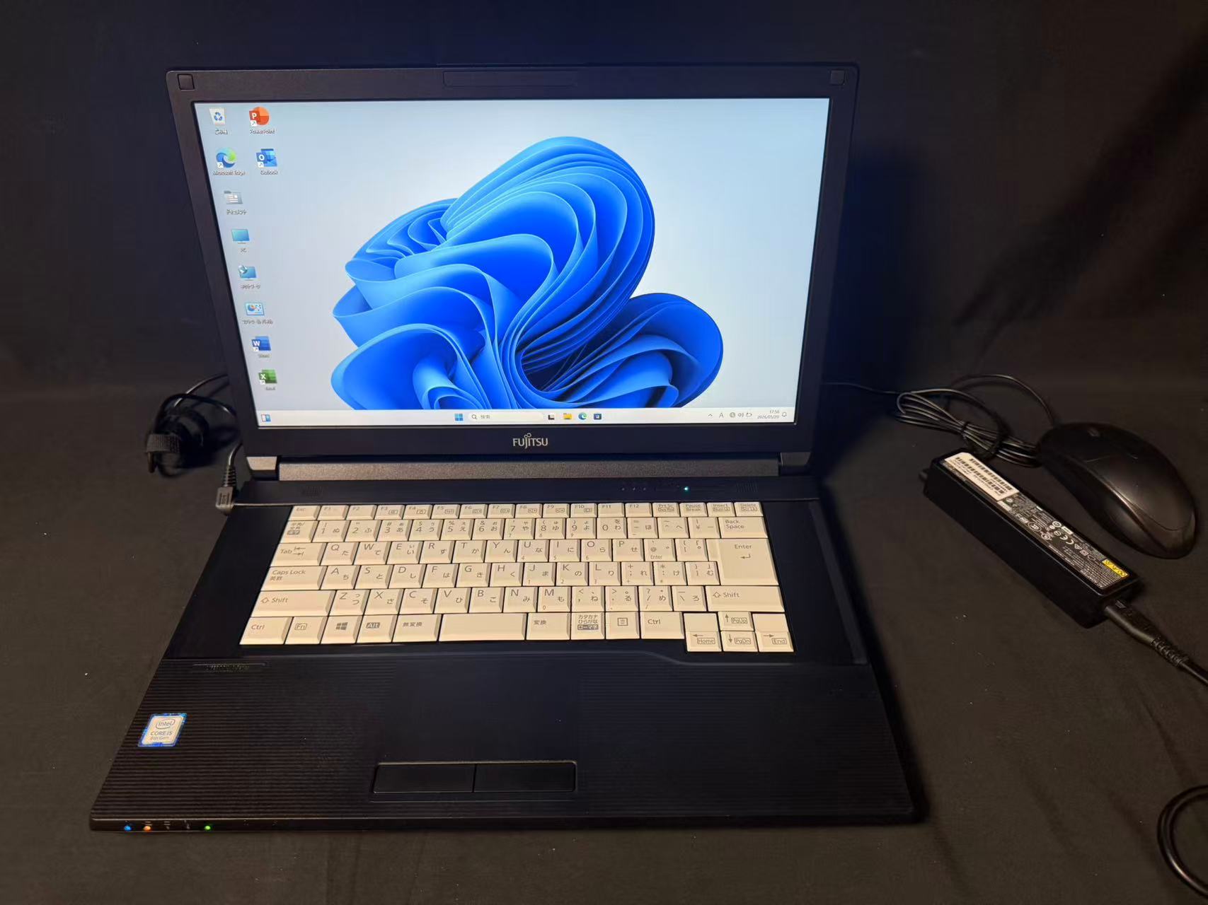 万覚え帳マイコン FUJITSU LIFEBOOK A579/A FMVA62004 Core i5-8265U/SSD512GB/16GB記憶装置/15.6in/W11/貨物輸送無料/激安