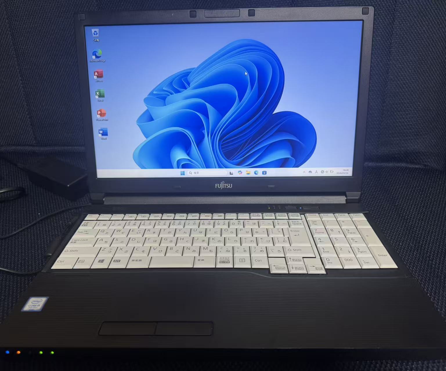 富士通 LIFEBOOK A577/SX/Core i5-7300U/15.6型 /16GB/512GB SSD/windows11/Office搭?/中古美品/貨物輸送無料/激安