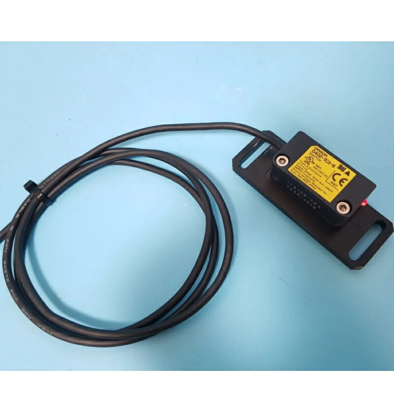 新品★貨物輸送無料★OMRON オムロン D40Z-1C2-S 用セーフティドアスイッチ（非当たること式★1年引きうける