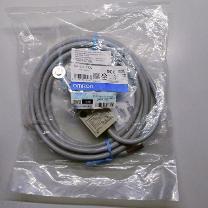 新品★貨物輸送無料★10個入り口・入口書き割り OMRON オムロン D4C-2220 用リミットスイッチ★1年引きうける