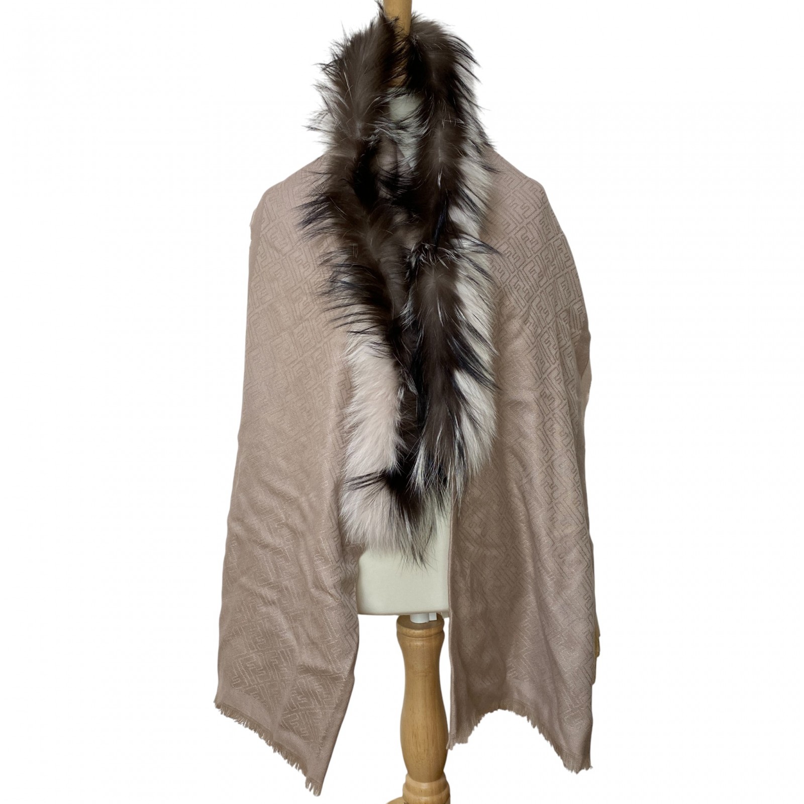 楽天市場】FENDI フェンディ カメリア コサージュ 花 フラワー ファー