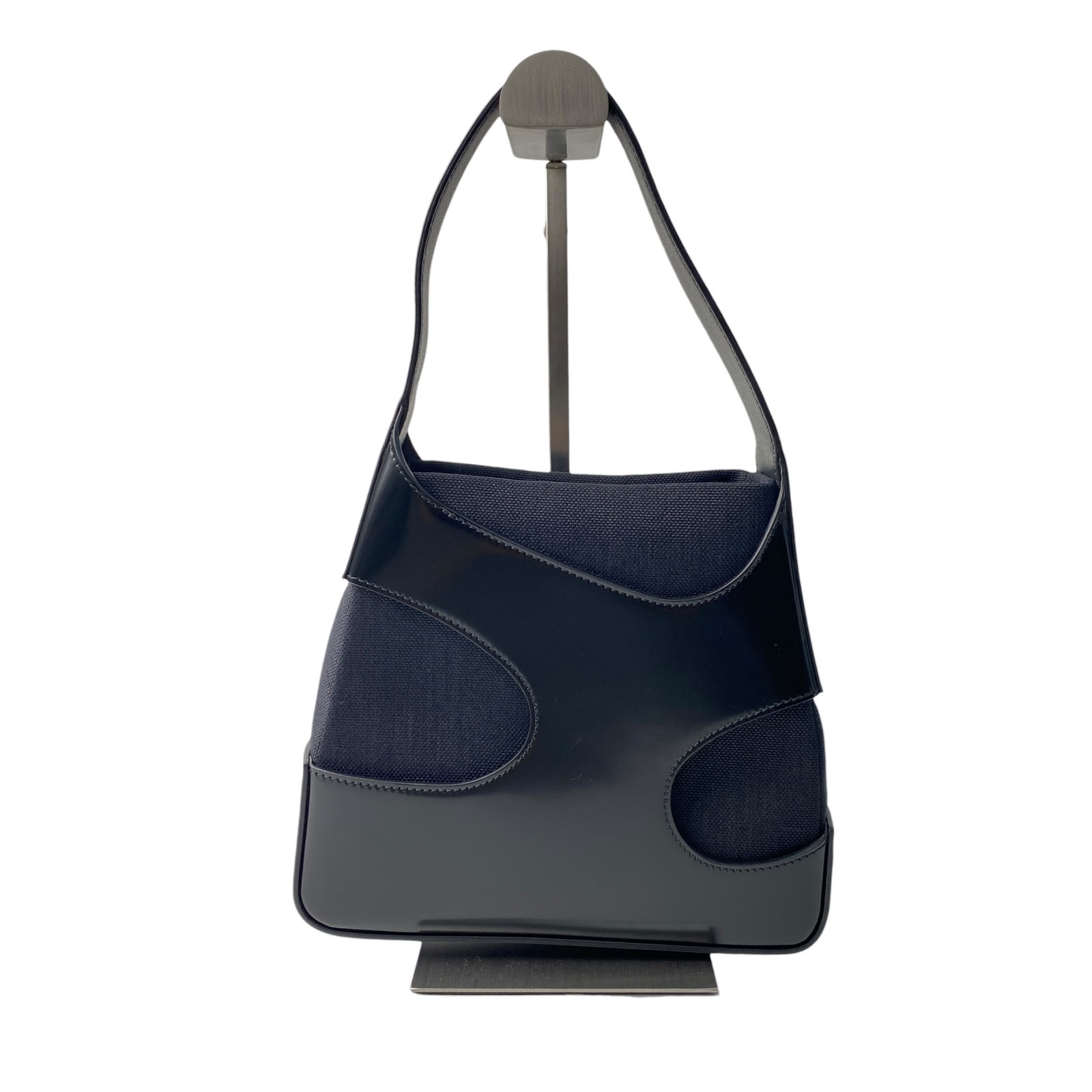 美品 フェラガモ Ferragamo レディース カットアウト ワンショルダーバッグ【中古】
