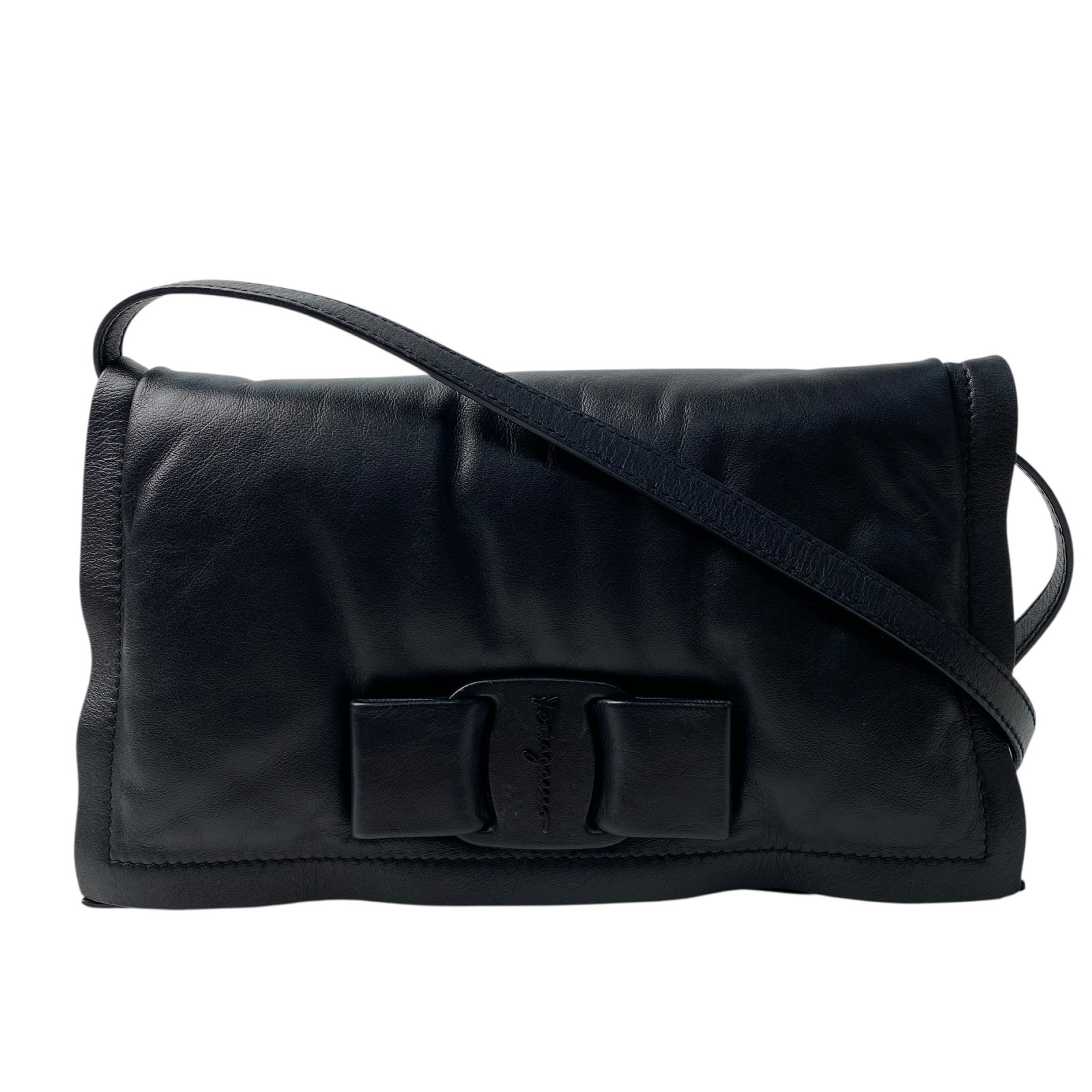 サルヴァトーレフェラガモ Salvatore Ferragamo レディース ショルダーバッグ 斜めがけ クロスボディ 黒【中古】