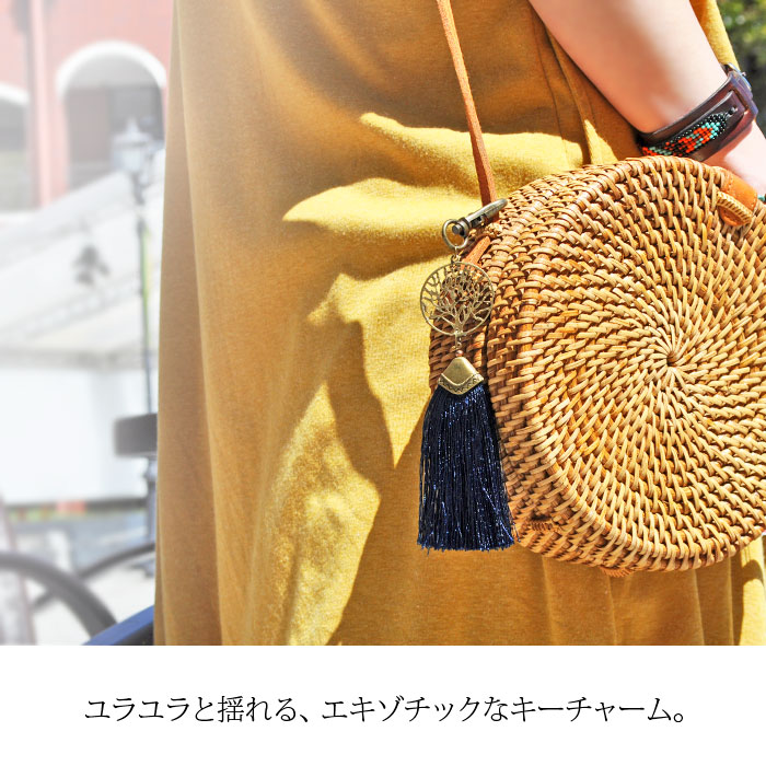 楽天市場 エスニック メール便ok ツリーモチーフパーツ フリンジタッセルキーチャーム エスニックファッション アジアンファッション キーリング キーホルダー ギフト プレゼント エキゾチック ボヘミアン 木 バリ スマホチャーム 携帯アクセサリー バッグチャーム