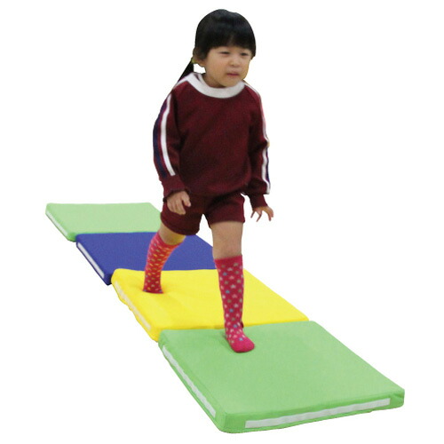 一歩社 はじめしゃ 触感認識マット 4枚セット ～一歩社（はじめしゃ）の子どもたちの心も体もリラックスさせてくれる安全教具。いろんな触感を楽しめる、組み合わせ自由なマットです。(129)