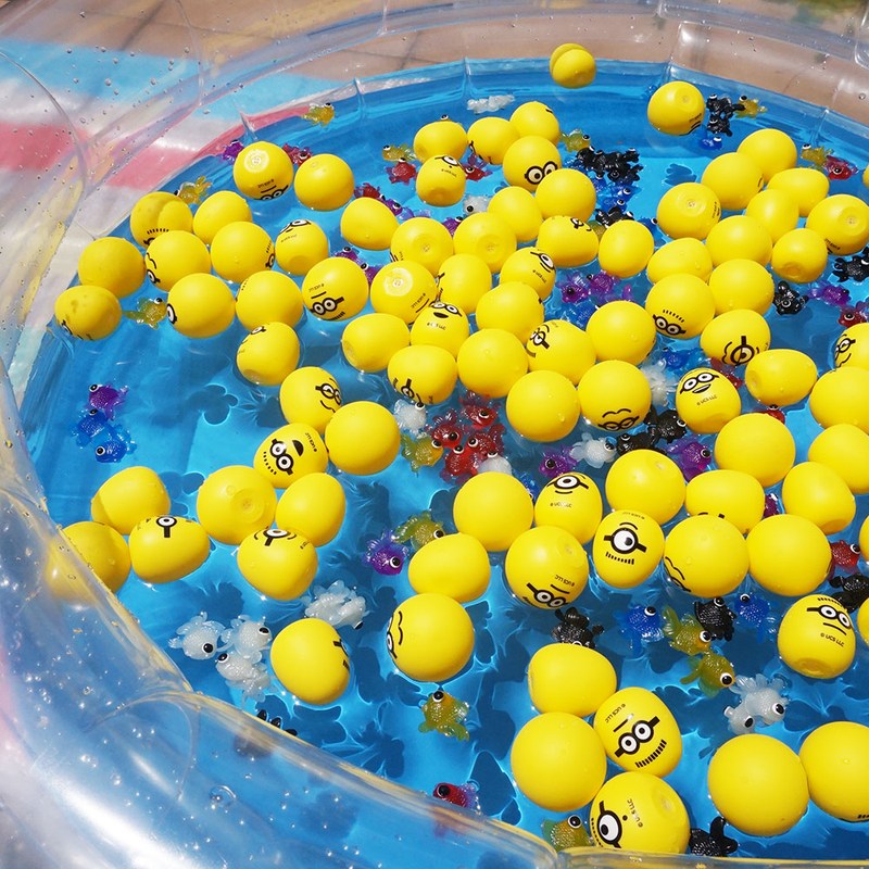 ミニオンズキャラクターと金魚のすくいどり大会　220個