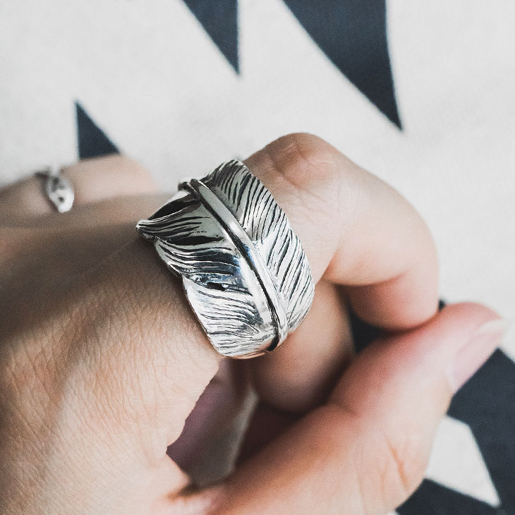 楽天市場 リング シルバーリング 指輪 ピンキーリング メンズ レディース アレルギー フリーサイズ シルバー925 大ぶり 重ね付け 親指 ペア フェザー ターコイズ オニキス 天然石 つけっぱなし シンプル 流行 プレゼント ギフト いぶし おしゃれ ごつめ 太め ブロー