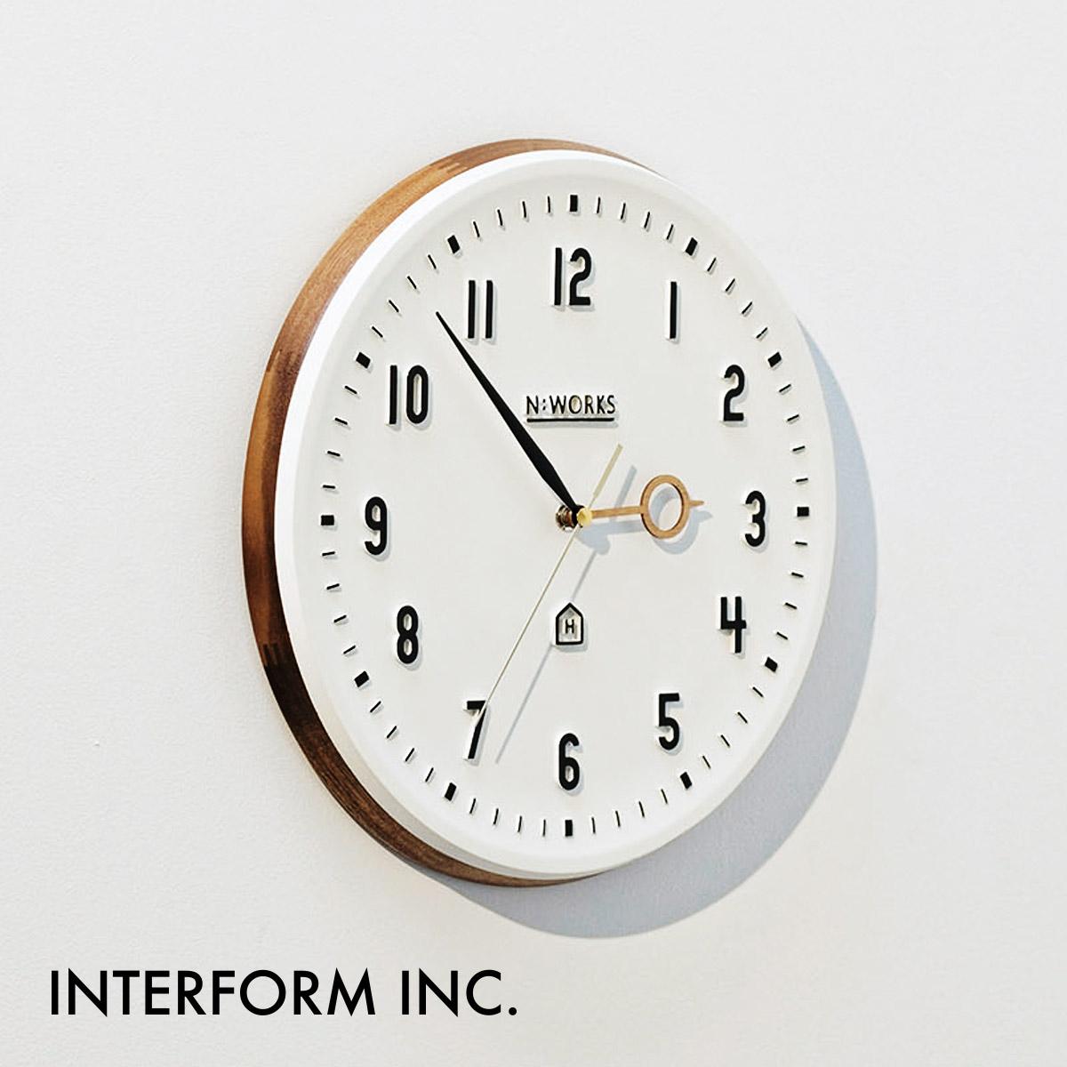 Kemppi ケンピ ウォールクロック CL-3931 INTERFORM インターフォルム 壁掛け時計 インテリア 北欧 ナチュラル スイープムーブメント 連続秒針 静音 おしゃれ シンプル【沖縄・離島 お届け不可】