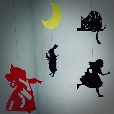 モビール「Wonderland」
