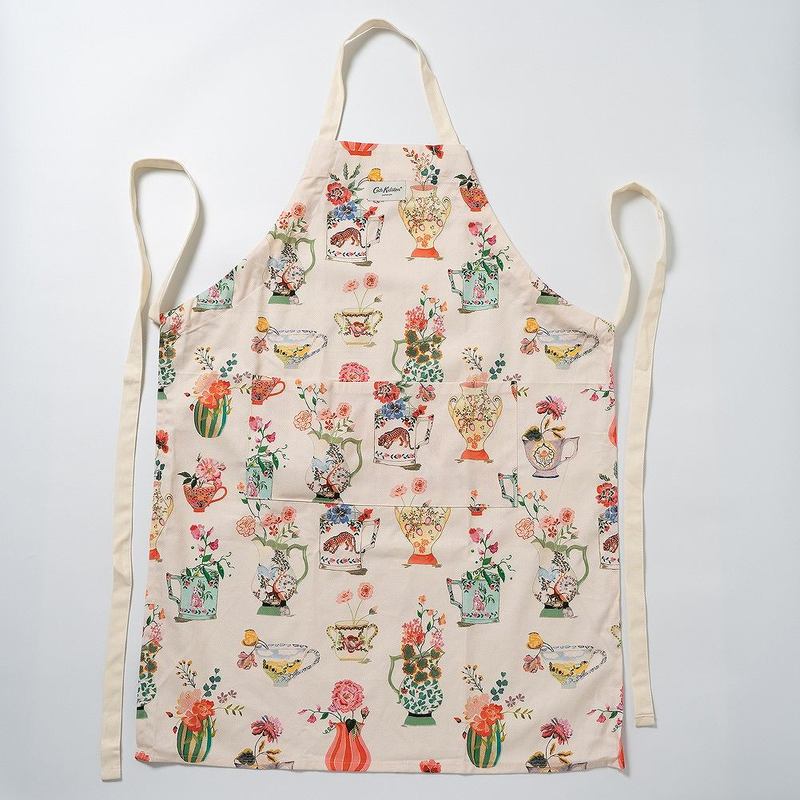 キャスキッドソン Cath Kidston エプロン EASY ADJUST APRON 1043556 106288018385102 レディース CREAM CUPS AND VASES キャスキッドソン エクセルワールド 誕生日 ギフト プレゼントにも ブランド かわいい 小物入れ