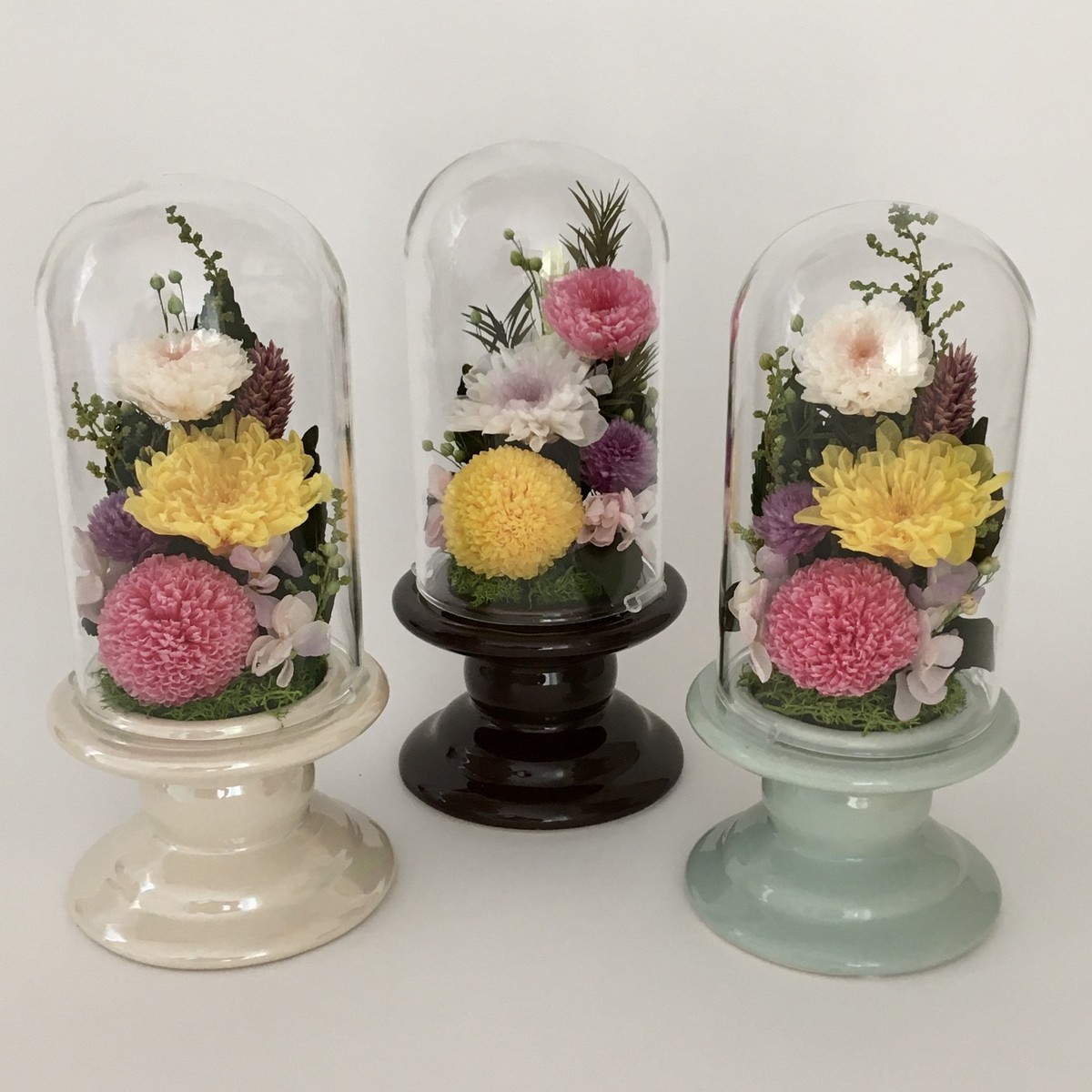 楽天市場 おしゃれなガラスドーム入り仏花プリザーブドフラワー 仏花 仏壇 お供え 供養 一対 枯れない花ガラスケース入り仏花 仏具 喪中お見舞い お悔やみ お仏壇花 ケース入り 法事 四十九日 洋風お供え 菊 和花 黄色 白 命日 お盆 初盆 お彼岸 一周忌 お供物 ギフト