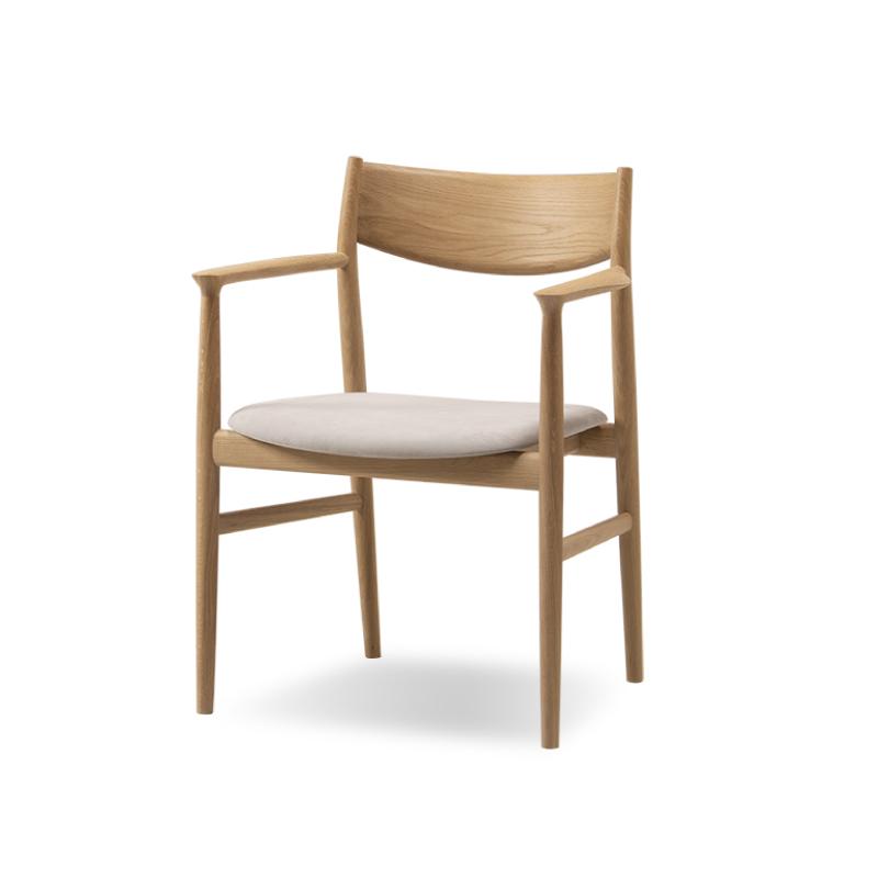 カンディハウスアームチェア モダンデザイン 暮らしへのアイデアが広がるCondeHouseのチェア