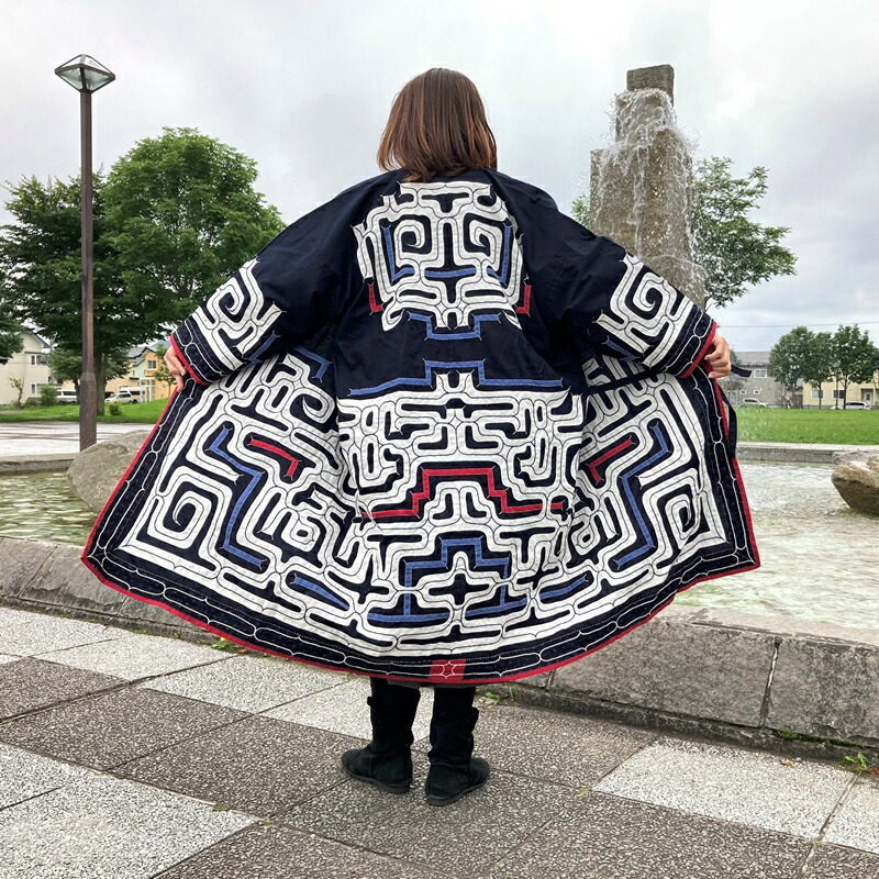 ふるさと納税】アイヌ民族衣装 カパラミプ アイヌ文様 1着 刺繍 手縫い 着物 衣類 衣装 服 民族衣装 展示 作品 釧路町 アイヌ協会 応援 寄附  金 伝統工芸 雑貨・日用品 北海道 釧路町 女性用 ハンドメイド ワンストップ特例制度 オンライン 釧路町 釧路超 特産品