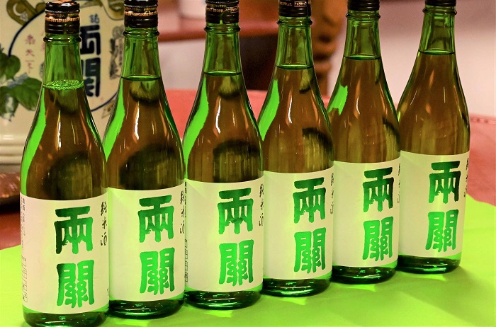 【ふるさと納税】両関 純米酒 720ml入り 6本 爽やかな純米酒【大友屋】[C1-4902]｜秋田県湯沢市