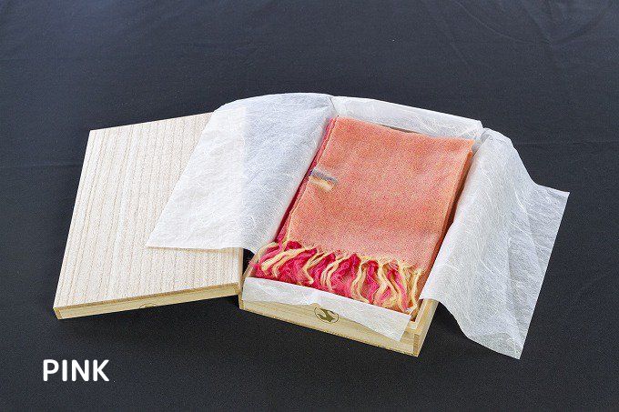 【ふるさと納税】【ピンク】紅花染め×極細モヘヤ糸フーガ ストール（約178cm×約53cm） 【 ファッション 小物 無地 日本製 高級 モヘア 技術 伝統 国内製造 春 夏 ギフト プレゼント 贈答 東北 山形 山形県 寒河江市 佐藤繊維 Sato-S2 PINK 】