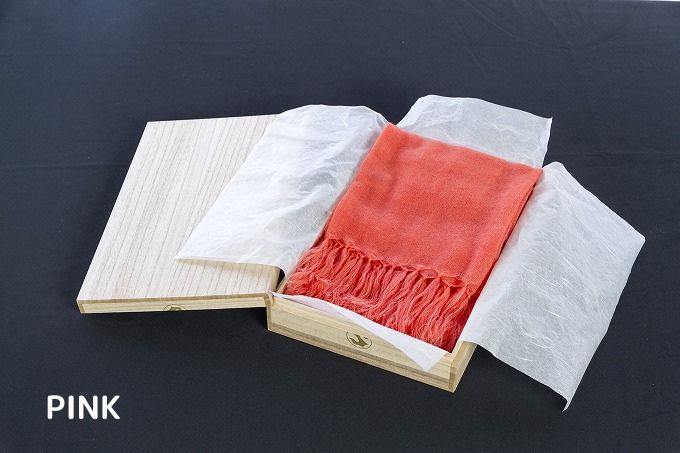 【ふるさと納税】【ピンク】【大判】紅花染め×極細モヘヤ糸フーガ ストール（約202cm×約80cm） 【 ファッション 小物 無地 日本製 高級 モヘア 技術 伝統 国内製造 春 夏 ギフト プレゼント 贈答 東北 山形 山形県 寒河江市 佐藤繊維 Sato-S2 】