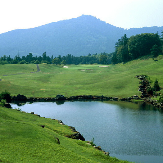 常磐自動車道岩間icより約１０分の立地にある 緑豊かなゴルフコースです ゴルフ場 ふるさと納税 Du 1 Du 1 施設利用券 ふるさと納税 平日4名様 ゴルフプレー券 茨城県笠間市