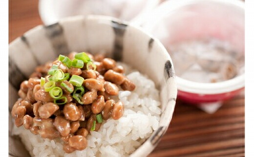 【ふるさと納税】自然栽培納豆 50g×24個 聖地 「金砂郷」 職人 仕込み 甘味 旨味 際立つ 鹿嶋 在来 大豆納豆  納豆 冷蔵 ご飯  お供 送料無料 おいしい 茨城県 なっとう 朝ごはん こども 大好き ねばり だいず 健康 自家製 手作り 大粒 自慢 味見 止まらない （KW-9）