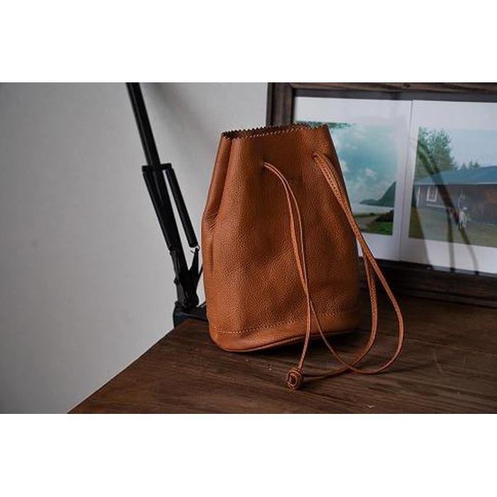 【ふるさと納税】【なめし革合切袋】Drawstring bag 色つや：Red Brown【かばん 流行り物 一般受け おすすめ 】 | かばん 流行り物 一般受け おすすめ 貨物輸送無料