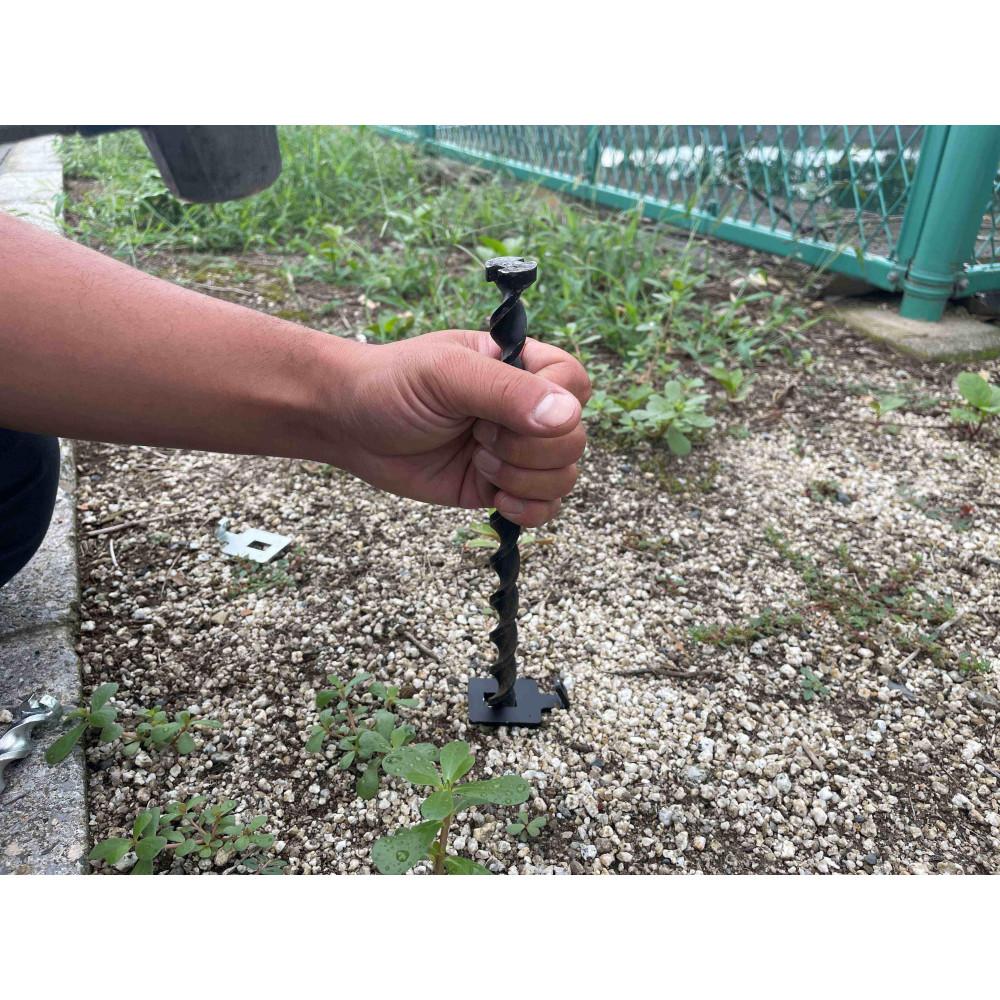 【ふるさと納税】ねじペグ２５ｃｍ 黒いこと ４本仕掛ける 難民キャンプ用ペグ 渦巻き 竜巻き アウトドア【アウトドアグッズ 一般受け おすすめ 】 | アウトドア アウトドアグッズ キャンプグッズ 一般受け おすすめ 貨物輸送無料