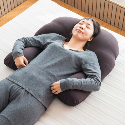 【ふるさと納税】抱かれ枕 アーチピローFUN(レギュラー/赤銅色)_ 抱かれ枕 枕 快眠 お休み 安眠 赤銅色 レギュラー 一般受け おすすめ 差し上げ物 呉れて遣る 貨物輸送無料 【1424950】