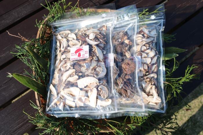 【ふるさと納税】干し椎茸（ホール６０ｇ、スライス１００ｇ）