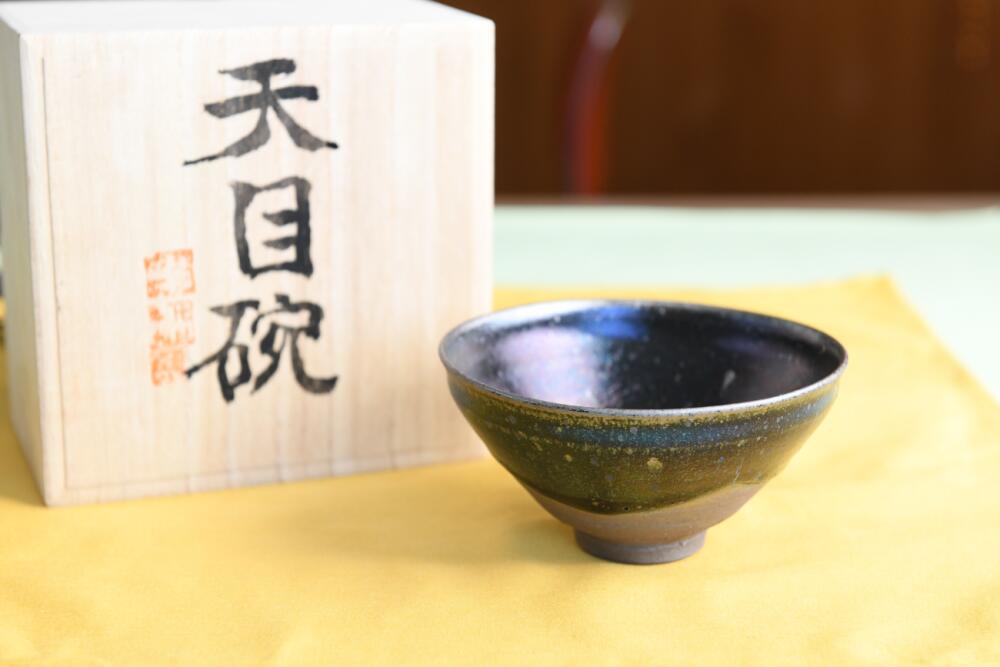 骨董品　銀縁付き天目茶碗【木箱入り】 骨董品 銀縁付き天目茶碗【木箱入り】