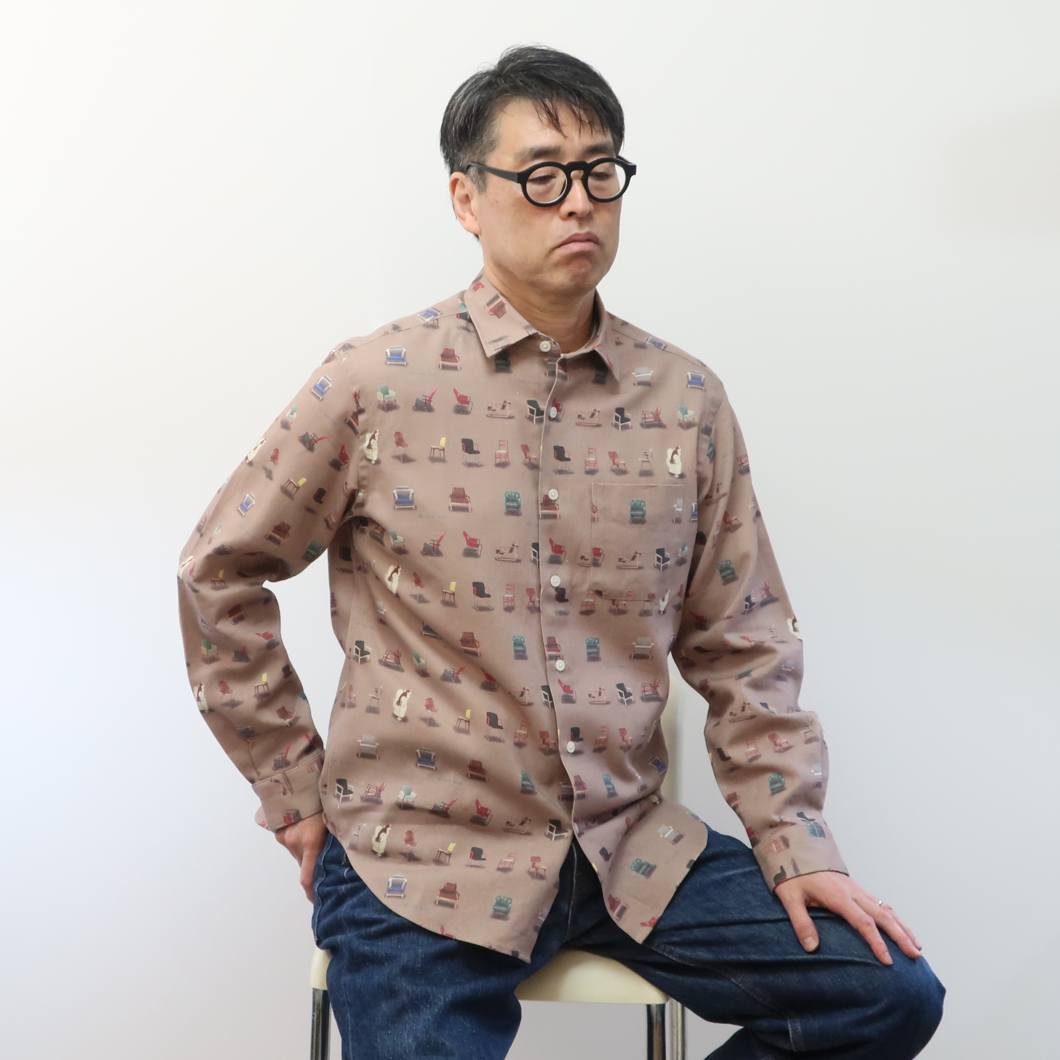 【ふるさと納税】CLOFT 長袖プリントシャツ ”チェアー家具” 綿麻ツイル L 新宿区 長袖 シャツ オリジナル 柄 アート チェアー 上質 縫製 プレゼント 贈り物 柄シャツ 0139-011-S07-2