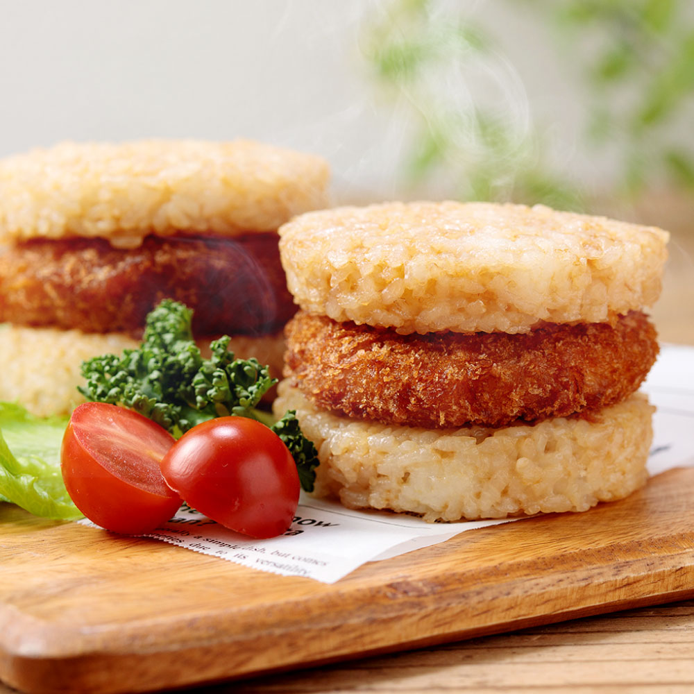 【ふるさと納税】【松屋フーズ】とんかつバーガー 135g×10個/15個/20個 とんかつ トンカツ 豚カツ 豚肉 ブタ 豚 肉 バーガー ライスバーガー おかず 夜食 非常食 備蓄 夕食 食事 135g 10個 15個 20個 電子レンジ 料理 時短 簡単 惣菜 東京都 武蔵野市<選べる内容量>|東京都武蔵野市