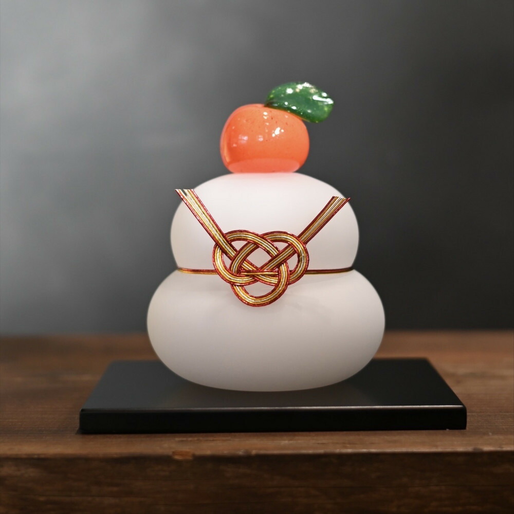 楽天市場】【ふるさと納税】ガラスの鏡餅(黒台付き）銀箔使用＜Lサイズ