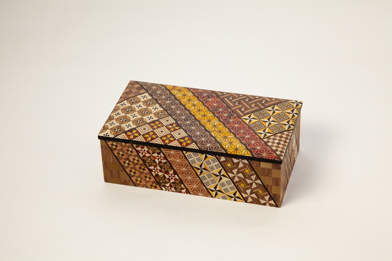 幾何学模様の木製アクセサリーケース 楽天市場】【ふるさと納税】【箱根寄木細工 8寸小物入れ 小寄木