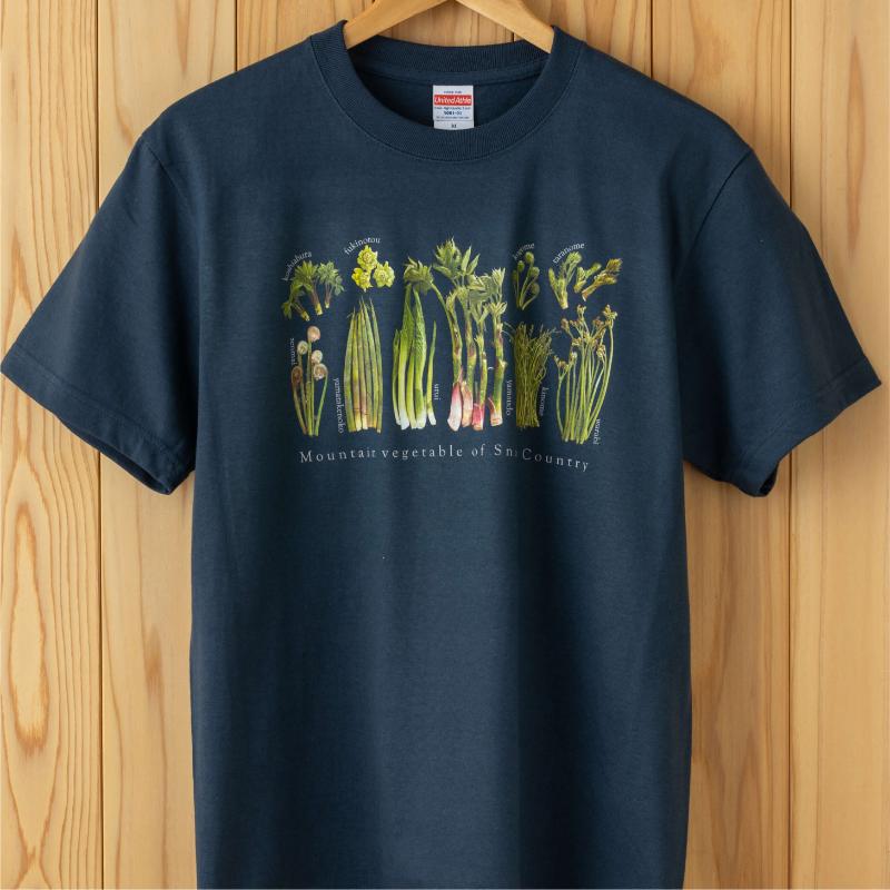 【ふるさと納税】世界で唯一!着る山菜!!【山菜図鑑Tシャツ・インディゴ】 半袖 ファッション メンズ レディース 洋服 新潟 　お届け：ご用意でき次第、順次発送となります。｜新潟県十日町市