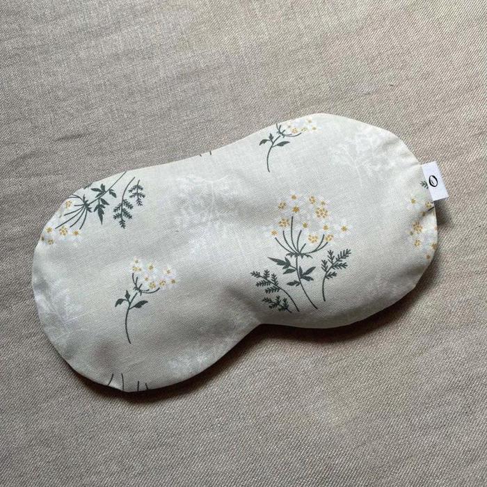 【ふるさと納税】【目元用】玄米薬草カイロ 新潟県産サクラ色／レモンバーム入り口・入口 | 雑貨 日備品 一般受け おすすめ 貨物輸送無料