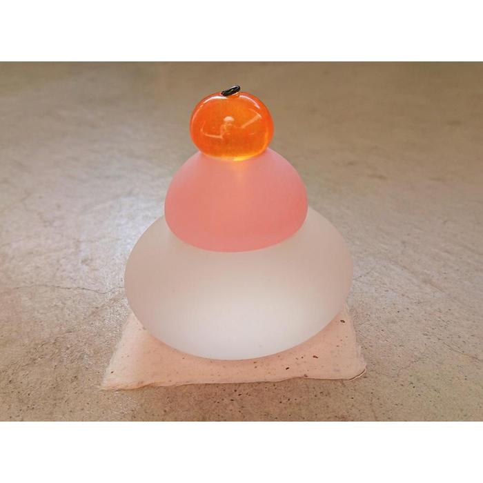 【ふるさと納税】【ガラス】紅白お鏡餅（金澤ver） | ガラス細工 ガラス製品 置物 インテリア かわいい 小さい コンパクト お正月 お餅 石川 金沢 加賀百万石 加賀 百万石 北陸 北陸復興 北陸支援｜石川県金沢市