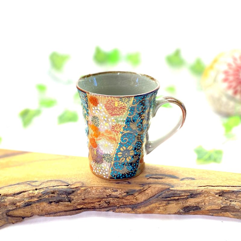 【ふるさと納税】百華園 九谷 マグカップ 青粒＋金花詰(傑作) 裏絵 | 九谷焼 カップ マグカップ 食器 ティータイム 58,200円