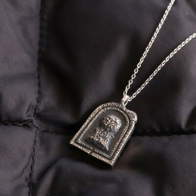 【ふるさと納税】【Do goods】銀製『前方後円墳』首飾り 659-869【送りとどける不可領域：離島・沖縄県】【1490347】