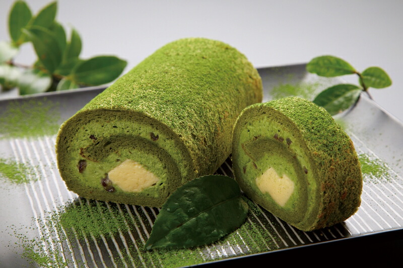 【ふるさと納税】 抹茶 ロールケーキ 2本 静岡 お茶 スイーツ お菓子 ふんわり しっとり 生地 甘納豆 和菓子 贈り物 ギフト デザート カフェ 抹茶スイーツ 手土産 おやつ 三島市 静岡県｜静岡県三島市 13,260円