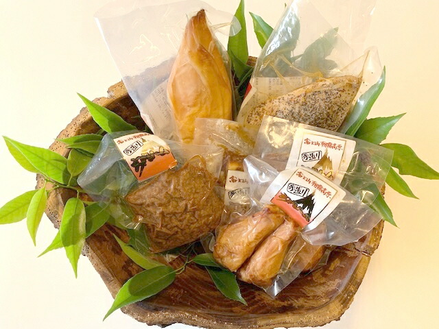 肌触りがいい 楽天市場 ふるさと納税 富士山朝霧高原手作りハム 詰合せｂ 蒸し鶏ガーリック 鶏スモークハム 豚角煮 鶏そぼろ スティックスモーク 静岡県富士宮市 静岡県富士宮市 最終値下げ Lexusoman Com