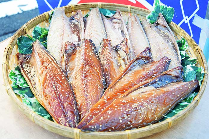 【ふるさと納税】ひもの職人が丁寧に作るから美味しい！さば10枚セット(みりん・塩味各5枚)(伊東ゆのや干物店)