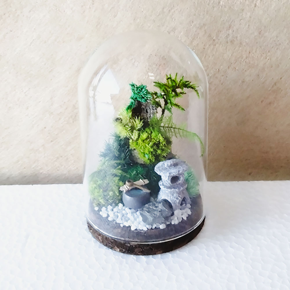 【ふるさと納税】【さとリウム・・】プリザーブド産業の テラリウム なごみ（燈篭）1書き割り 苔テラリウム ガラス瓶 プリザーブド苔 花 木ノ実 枝葉 枯れない 苔リウム プリザーブド 観葉草木 雑貨 水やり不必要 苔仕事場アイモス 静岡県 菊川市 貨物輸送無料