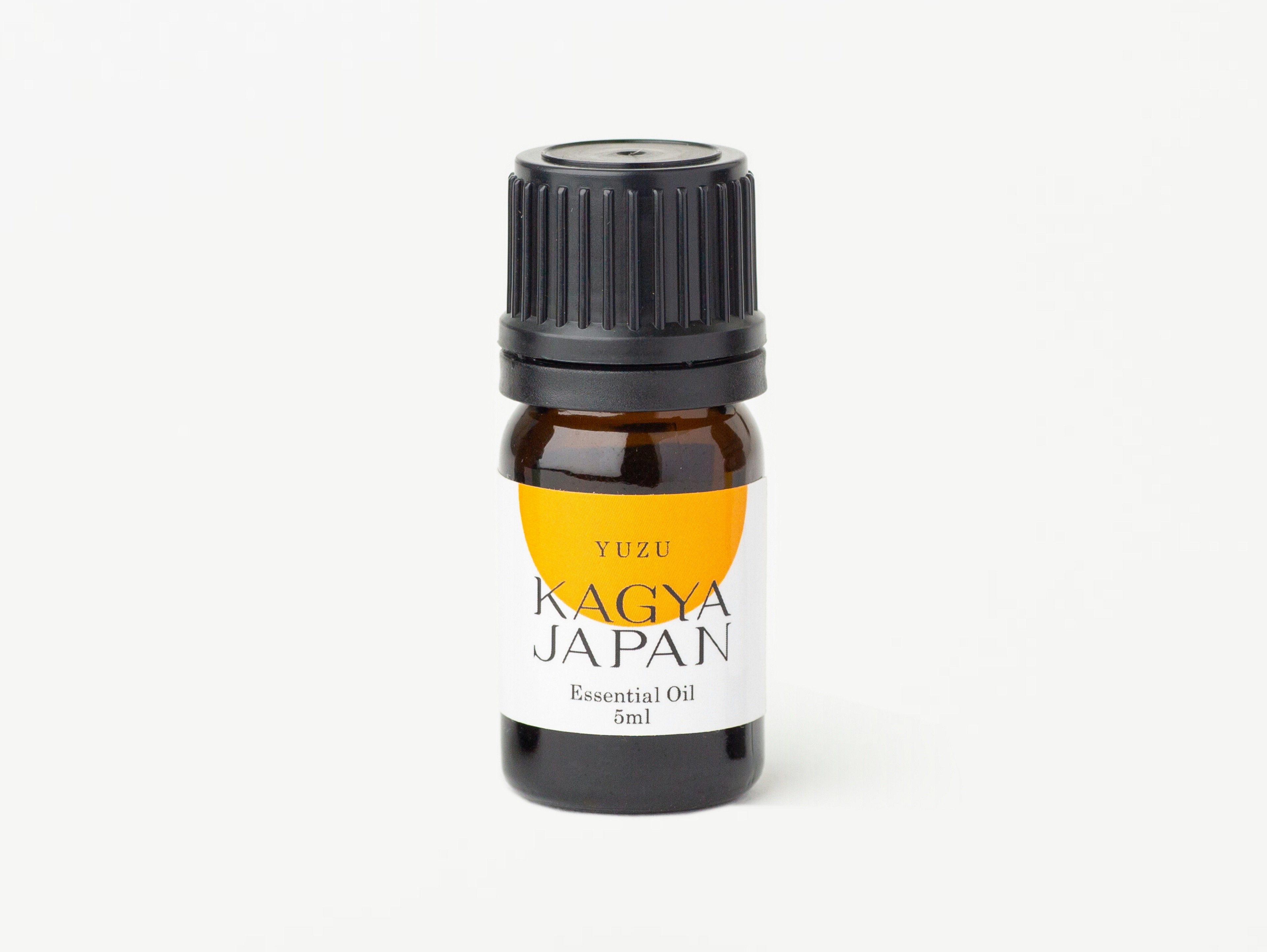 【ふるさと納税】KAGYA JAPAN　エッセンシャルオイル【YUZU】（5ml&times;１本セット） | ふるさと納税 ふるさと 静岡県 川根本町 無農薬 無肥料 自然栽培 完熟 柚子 ゆず エッセンシャルオイル 送料無料｜静岡県川根本町