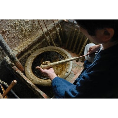 ふるさと納税 国内産ハゼの実蝋のみ使用 伝統工芸品 和ろうそく 手描き絵ろうそく 桜クリスタル 絵入り2本 燭台付 Mavipconstrutora Com Br